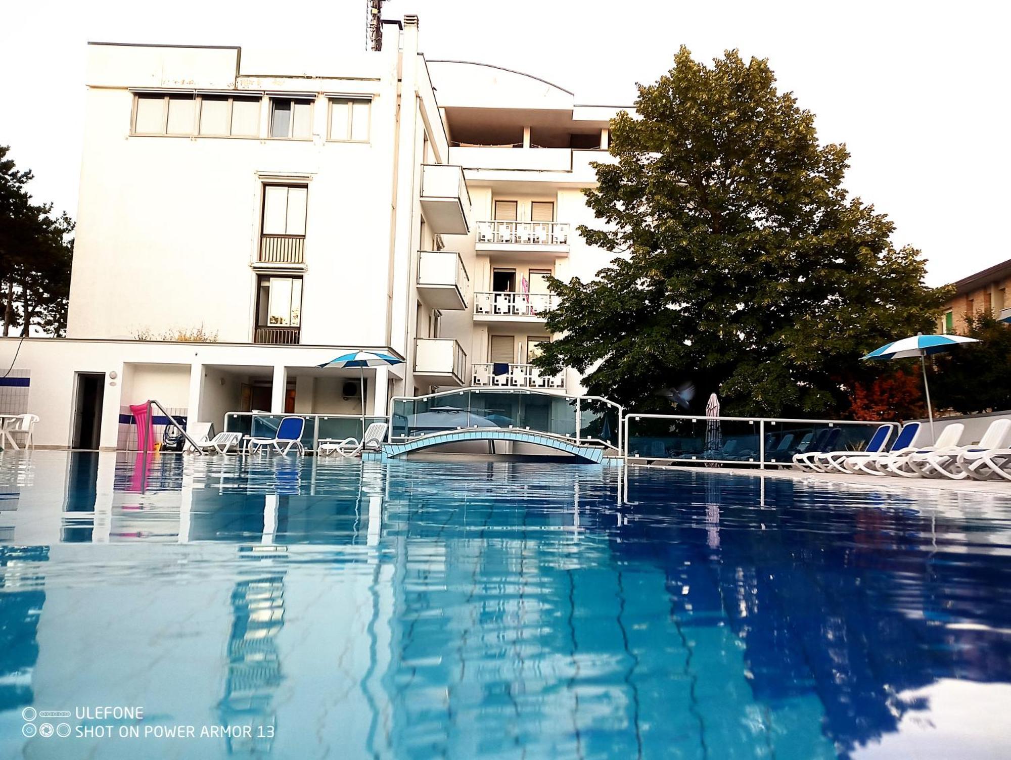 Hotel Firenze Bibione Exteriör bild