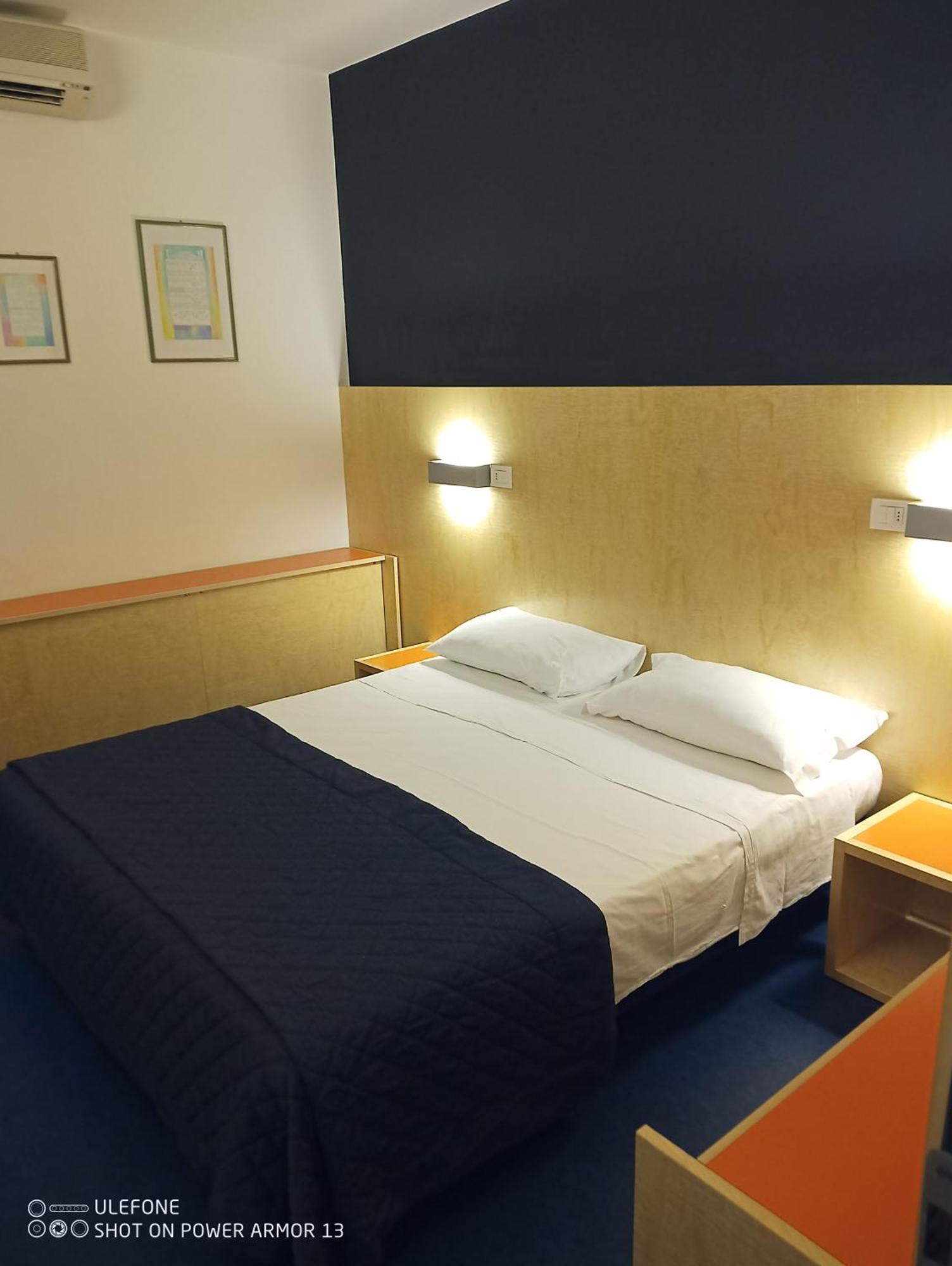 Hotel Firenze Bibione Exteriör bild