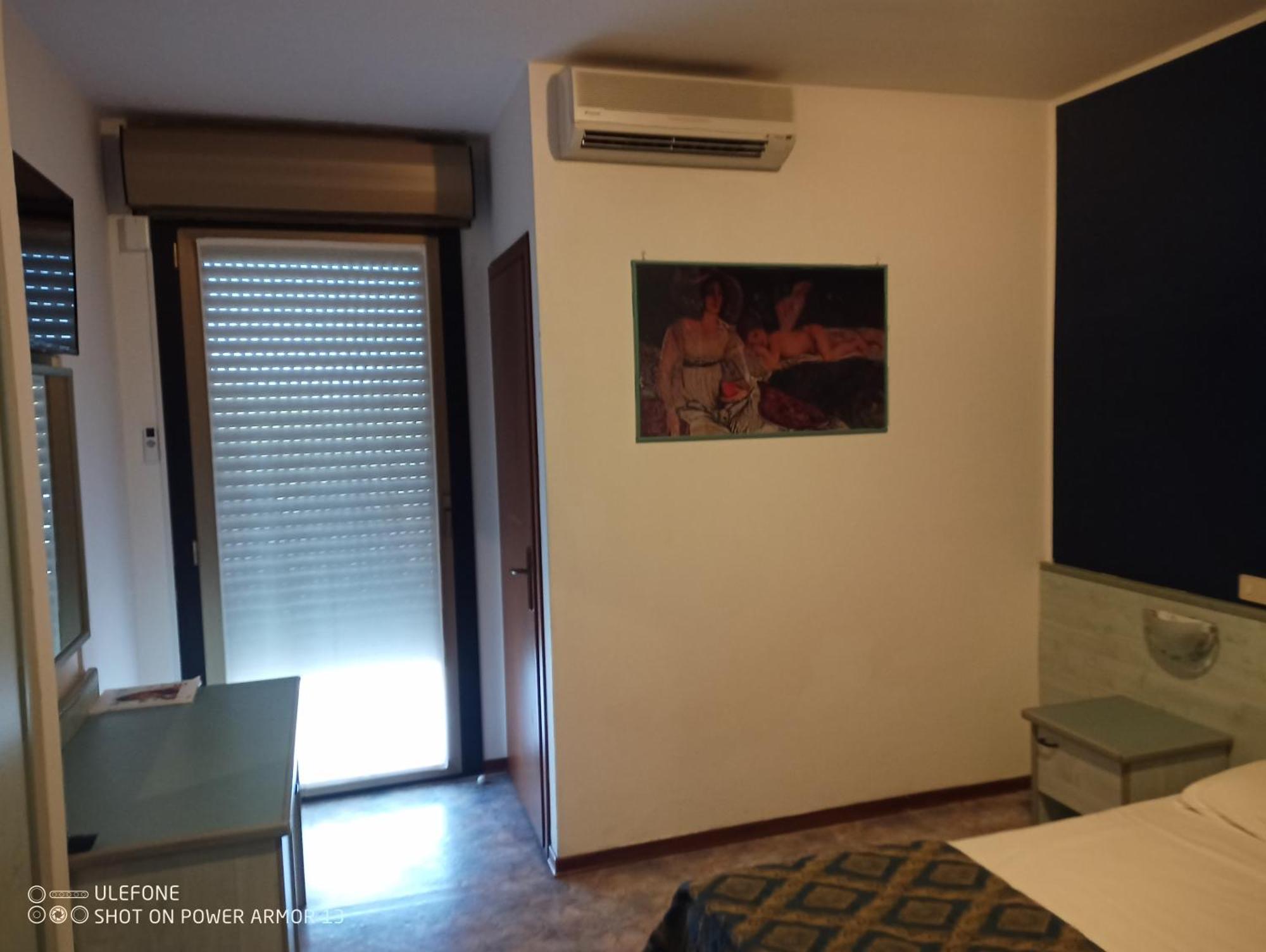 Hotel Firenze Bibione Exteriör bild