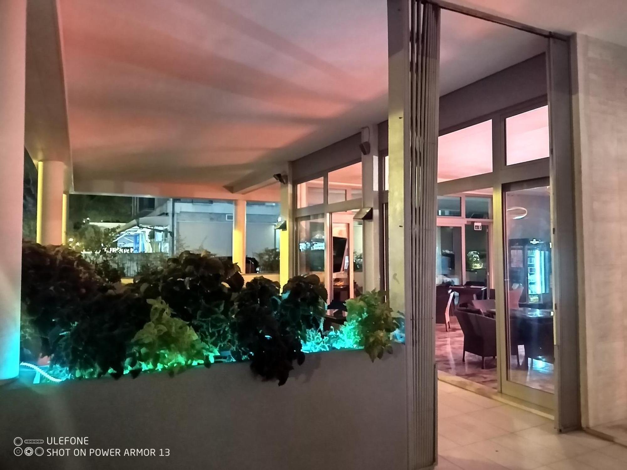 Hotel Firenze Bibione Exteriör bild