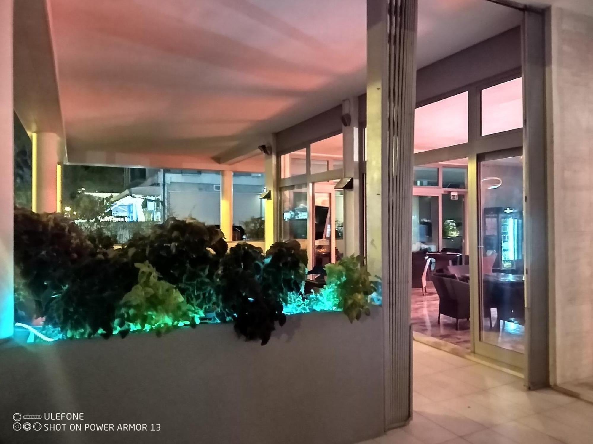 Hotel Firenze Bibione Exteriör bild