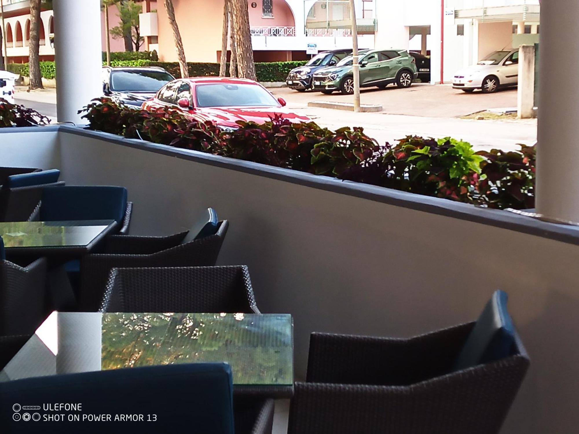 Hotel Firenze Bibione Exteriör bild