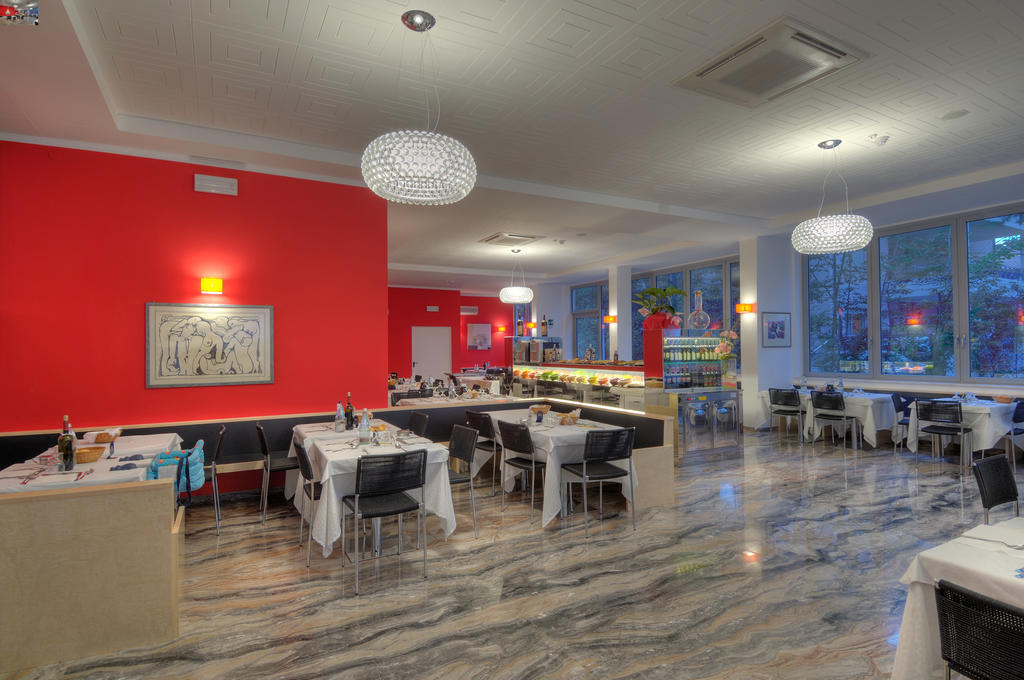 Hotel Firenze Bibione Exteriör bild