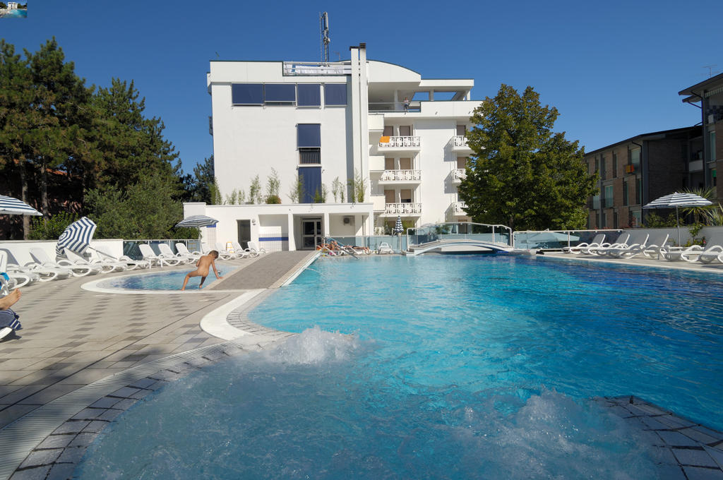 Hotel Firenze Bibione Exteriör bild