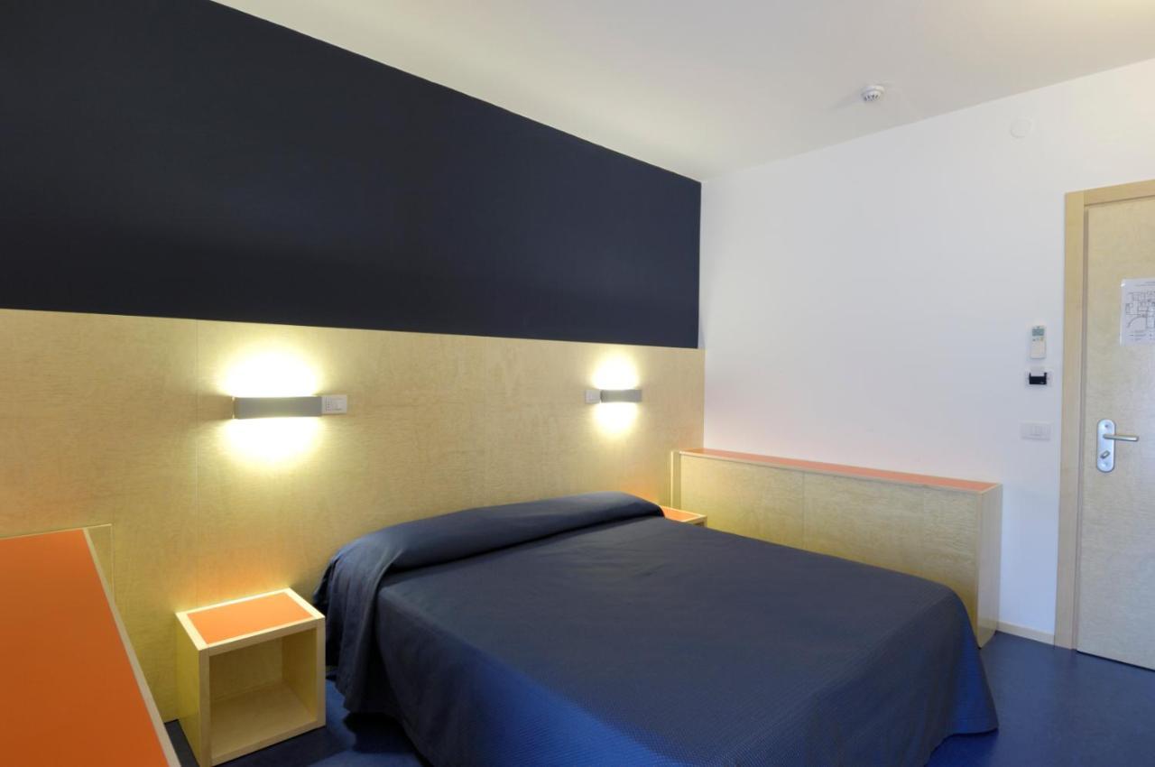 Hotel Firenze Bibione Exteriör bild